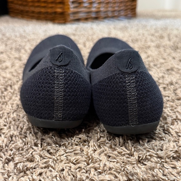 Allbirds Women's Charcoal Flats - Picture 4 of 7